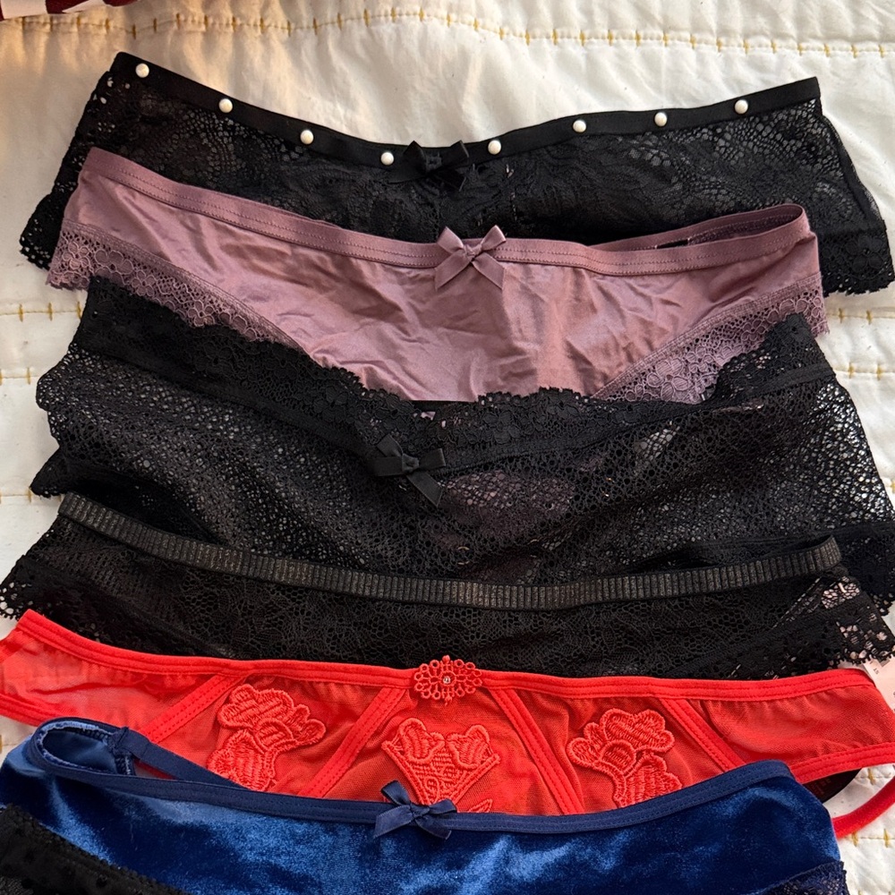 Victoria’s Secret MYSTERY Bundle - two panties thong or cheeky - SMALL - NWT - Picture 5 of 8